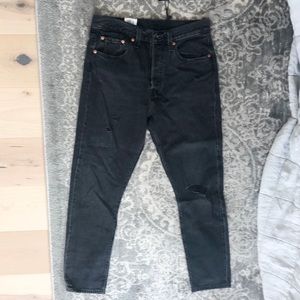 NWT LEVI’S 501 HIGH RISE SKINNY JEANS- DISTRESSED